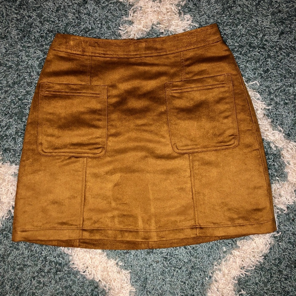 Old Navy mustard color skirt